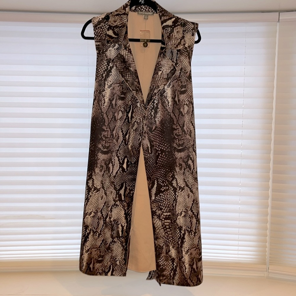 Kate and Mallory sleeveless duster. Sz. Medium